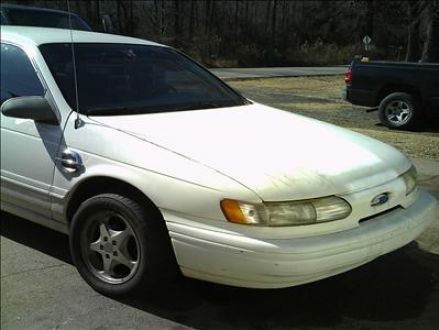Image 2 of 1994 Ford Taurus White