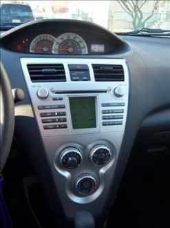 Image 4 of 2008 Toyota Yaris Gray