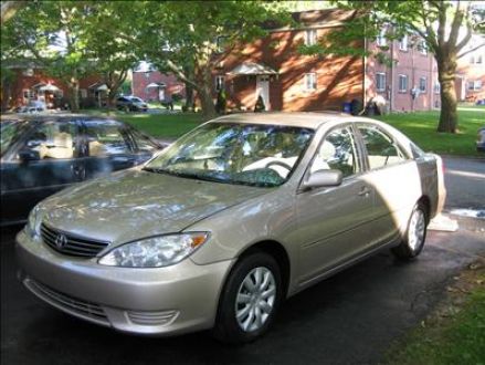 Image 1 of 2005 Camry LE Gold