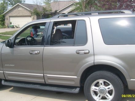 2002 Ford explorers good #9